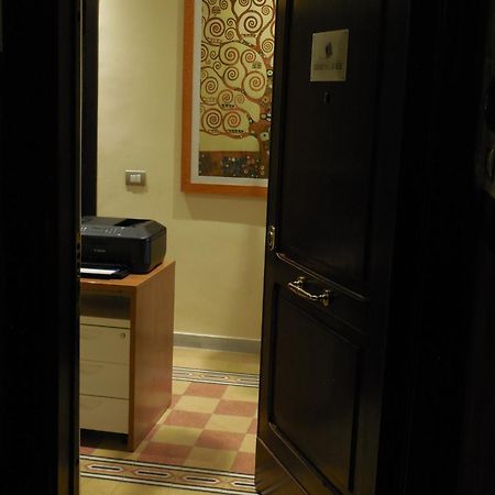 Hotel Domus Laurae Roma Esterno foto