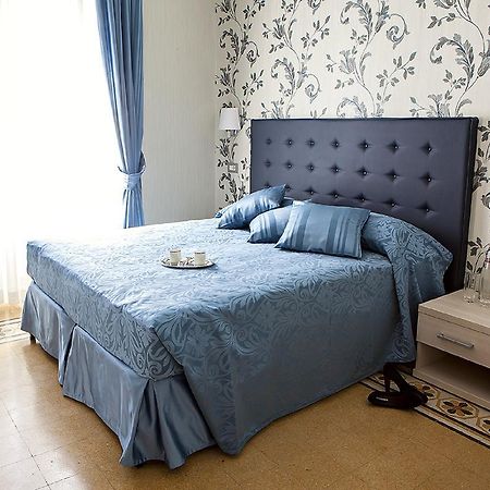 Hotel Domus Laurae Roma Esterno foto