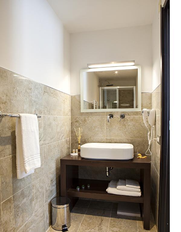 Hotel Domus Laurae Roma Esterno foto