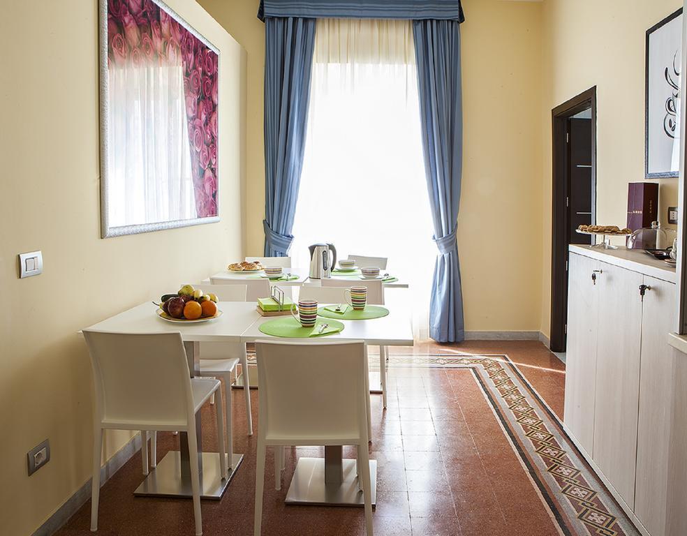 Hotel Domus Laurae Roma Esterno foto