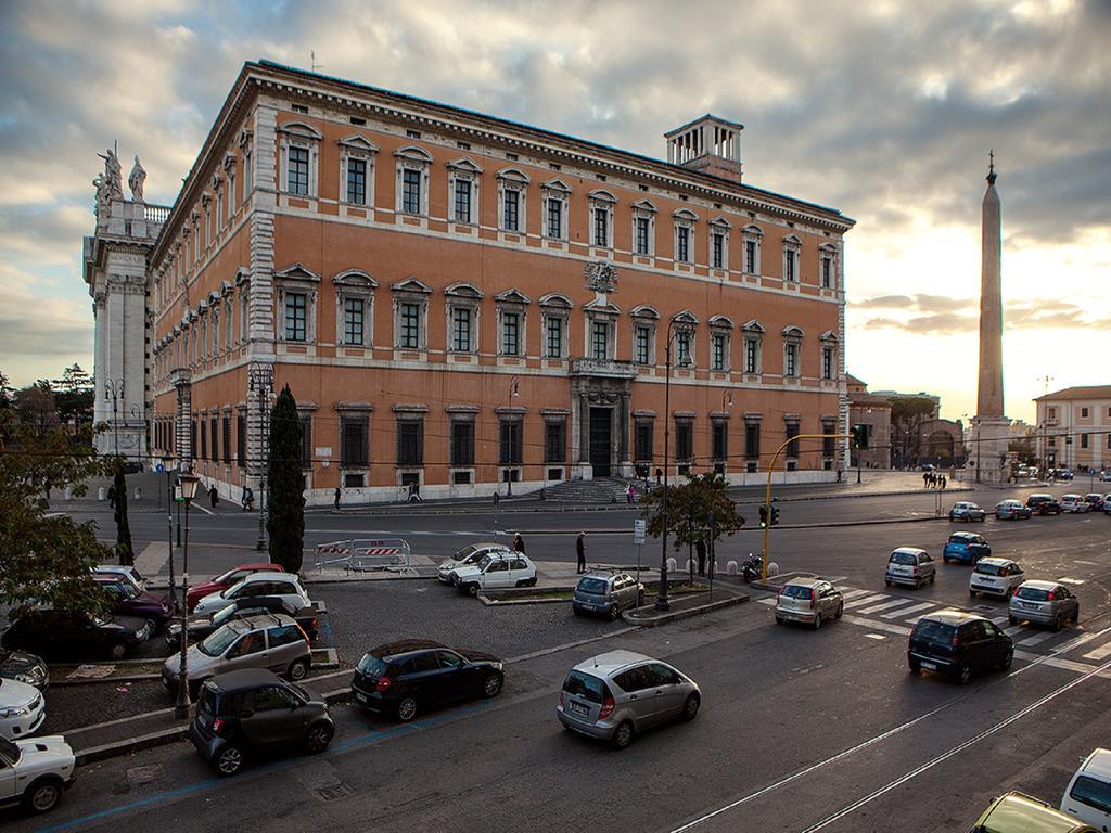 Hotel Domus Laurae Roma Esterno foto