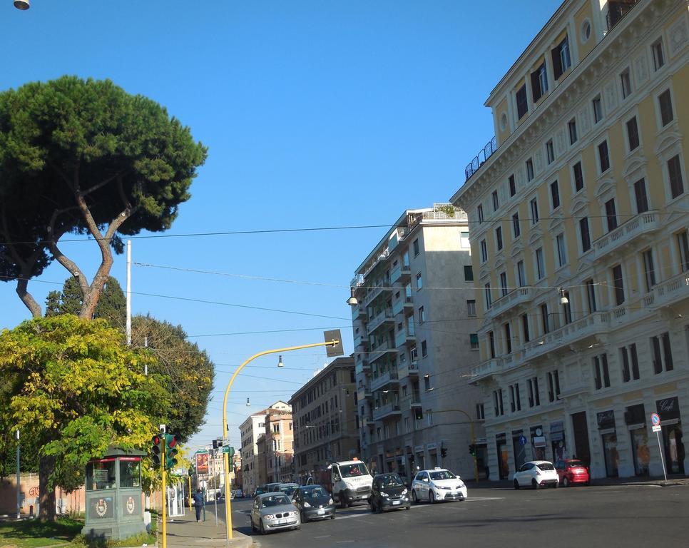 Hotel Domus Laurae Roma Esterno foto