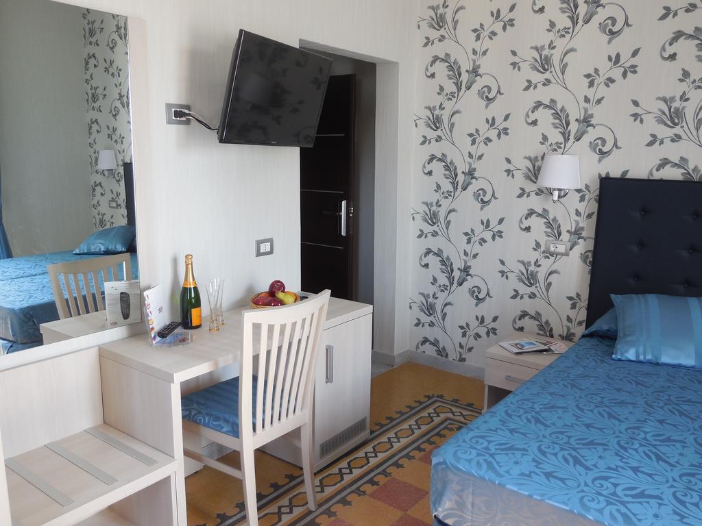 Hotel Domus Laurae Roma Esterno foto