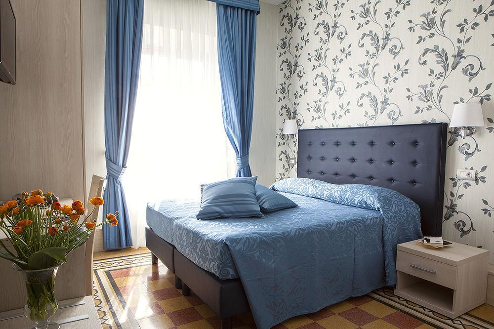 Hotel Domus Laurae Roma Esterno foto
