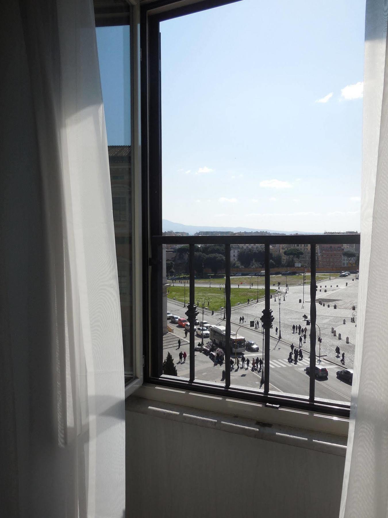 Hotel Domus Laurae Roma Esterno foto